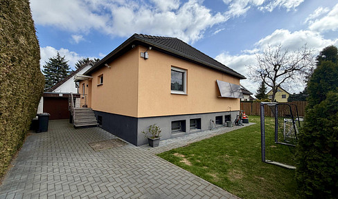 Well-maintained detached house on a 502 m² plot of land in Berlin-Rudow.