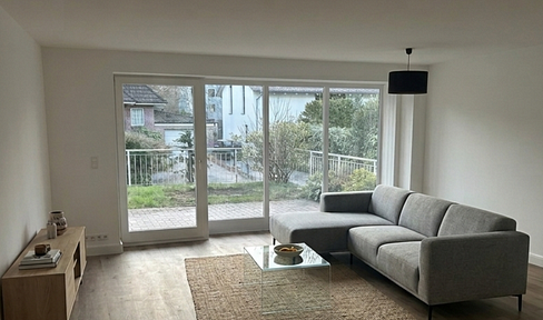 2-room apartment, furnished, with a terrace and fitted kitchen, available for the first time after a complete renovation.