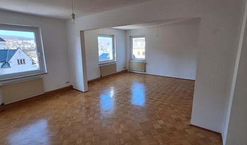 schöne Wohnung im sanierten Altbau Nähe Oberstadt