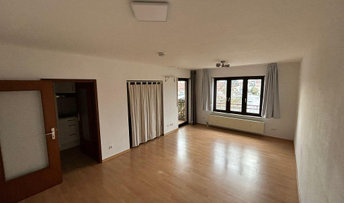 Commission-free: Well-maintained and bright 1.5-room apartment in Speyer (Florhof).