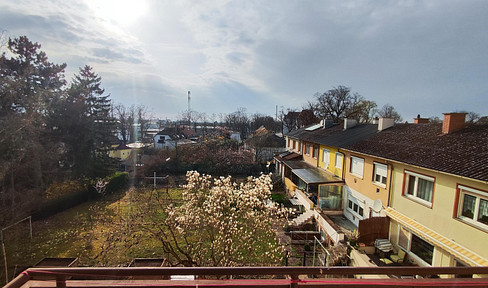 Helle 2-Zimmer-Wohnung mit Loggia in ruhiger Lage – 49 m²