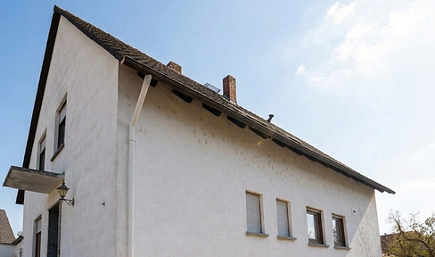 Detached house, suitable for one or two families, located in a quiet cul-de-sac in Alt-Haßloch.