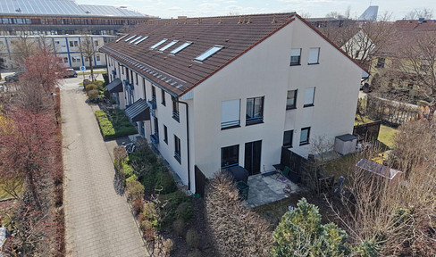 Poing: Charming 2-room garden apartment with a terrace for rent, no commission fees.