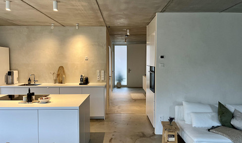 4-Zimmer-Wohnung mit großem Garten, Terrasse & Garage