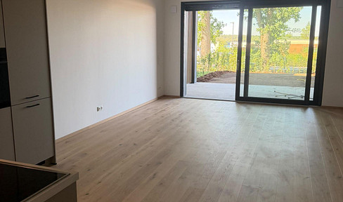 Sofort einziehen: Exklusive Neubauwohnung am Steinberger See mit Terrasse