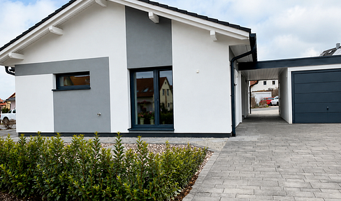 Exklusiver Bungalow - Niedrigenergiehaus - Erdwärme + PV-Anlage - Neubaugebiet