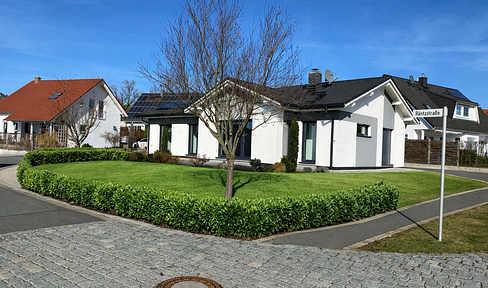 Exklusiver Bungalow - Niedrigenergiehaus - Erdwärme + PV-Anlage - Neubaugebiet