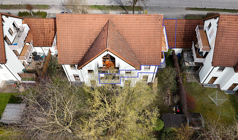 4-room apartment on the top floor, 87 square meters, currently vacant, 3 balconies, fitted kitchen, duplex parking space, no agency fees.