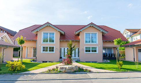 Luxurious, practically new semi-detached house in a modern country house style.