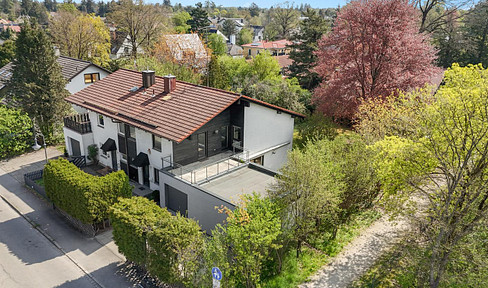 Available immediately! Beautiful semi-detached house in Gräfelfing, with a garage!