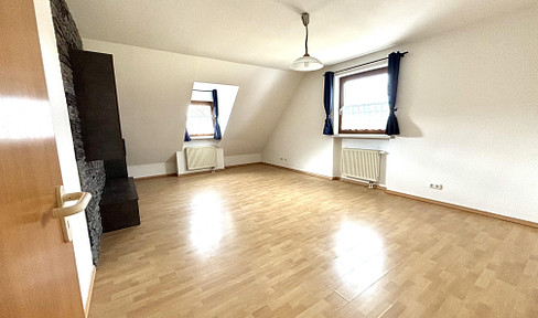 No fees: Quiet and well-maintained 2-room apartment with underground parking space.