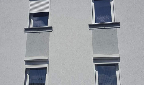 Kernsaniertes Einfamilienhaus mit Innenhof, 3 Stellplätzen, Gewölbekeller und viel Platz