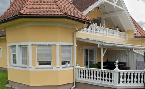 Apartment with a large terrace and garden.