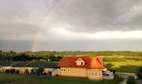 Beautiful, sunny apartment with a large terrace and a share of the garden.