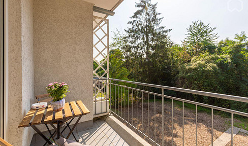 Bright apartment with a balcony.