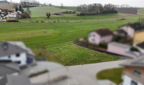 Ampfing, Salmanskirchen: Building land available, no commission fees. 703m² of building plot in Mühldorf. Property for sale.