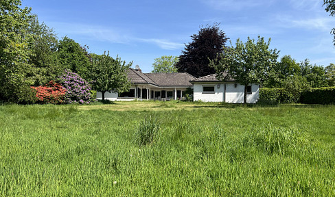 Bungalow in a prime location.