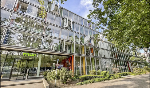 Modern serviced apartment in the Studio MUC! Western-facing view towards the Olympic Park!