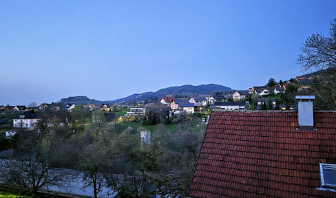 Your green oasis with a panoramic view: 2 rooms, balcony, and 2 parking spaces - "reserved."