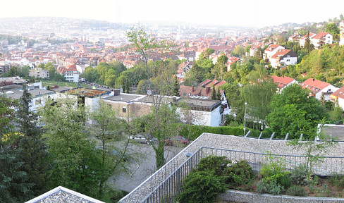 3-room maisonette apartment in southern Stuttgart, featuring a large terrace, views, and a garage.