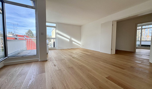 Sunny penthouse with 3 stunning terraces | completely renovated | no commission fees.