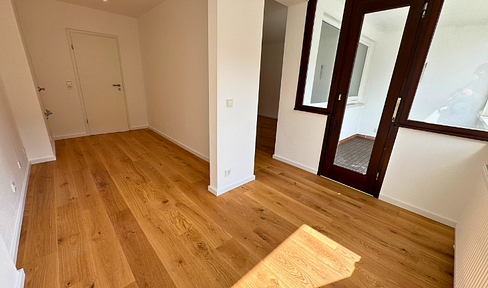 Brand new apartment after renovation: High-quality 3-room apartment with two balconies in Cologne-Nippes.