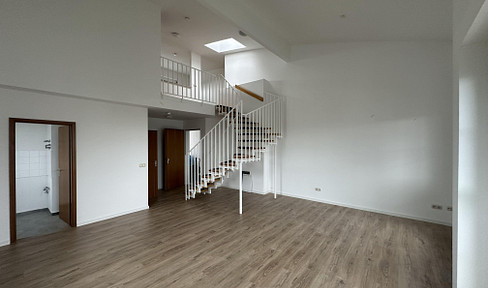Bright, renovated apartment with a gallery, and an underground parking space.