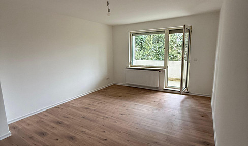 Newly renovated 2-room apartment with balcony – ready for occupancy.