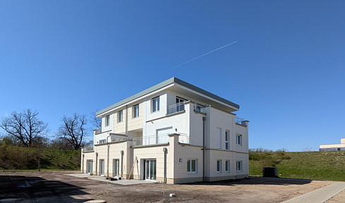 4-room ground floor apartment in a villa district *First occupancy*