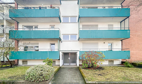 2-room ground floor apartment with a single garage, cellar, and attic – quiet location in Nuremberg.