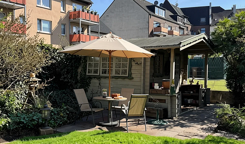 City apartment with a garden, garage, and wellness area.