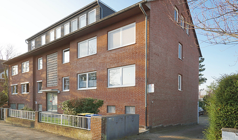 MOVE-IN READY: 2-room apartment in Geestemünde, no agency fees.