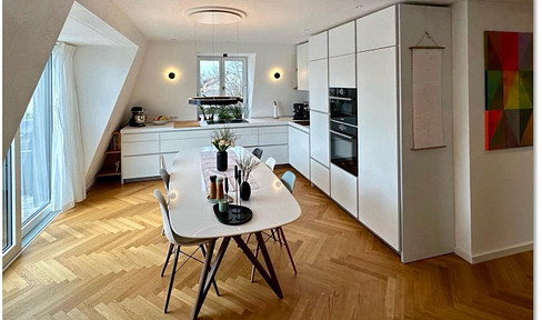 LUXURIOUS APARTMENT WITH A HOUSE-LIKE FEEL – NEW CONSTRUCTION, 2022, NO COMMISSION FEES.