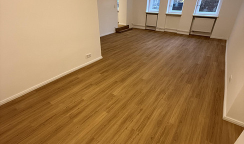 Friedenau: Quiet 1-bedroom apartment located right next to Innsbrucker Platz.