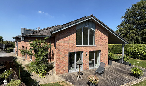 Ein Haus, viele Möglichkeiten - Platz für Familie und Beruf in drei separaten Einheiten