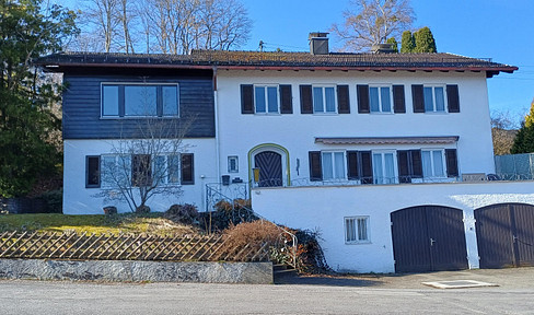 Large detached house in a dream location.