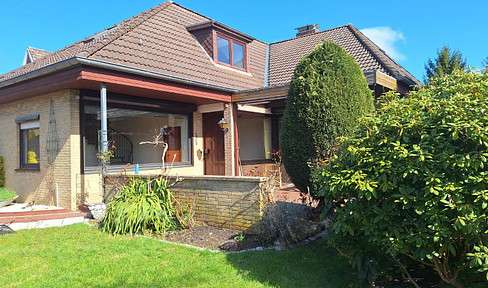 Detached house for sale or rent in Wilhelmshaven.
