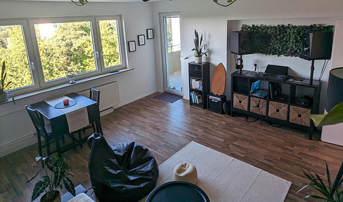 Renovated 3-room apartment with a sunny west-facing balcony and parking space. ☀️