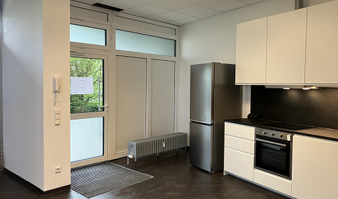 Commission-free: 2.5-room apartment, centrally located and recently renovated.