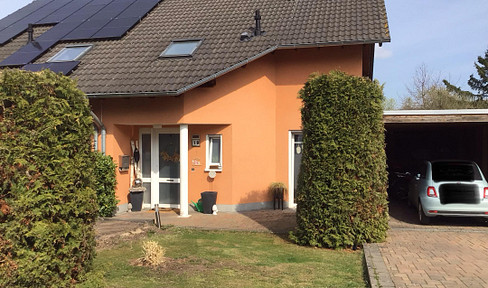 Lichtdurchflutete Doppelhaushälfte in Mechernich - Familienfreundliche Lage - Moderne Architektur