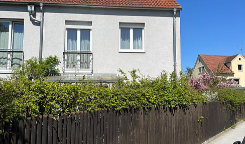 Beautiful house in Regensburg, Reinhausen, no real estate agent involved, €698,000.