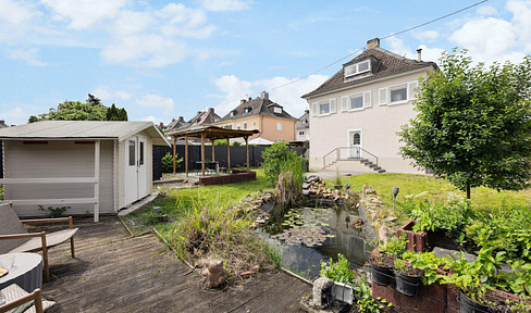 Charming semi-detached house with a private garden - Quiet and centrally located - no agency fees.