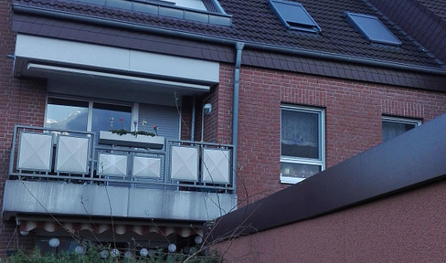 Verkauf ruhiger Dachgeschosswohnung mit Sonnen-Loggia
