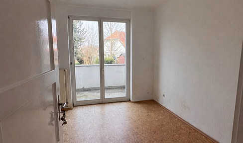 Cozy 2-room apartment with a balcony, located in a quiet area.