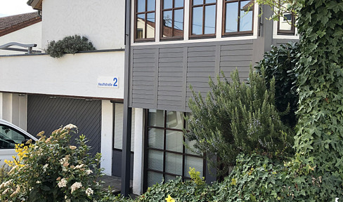 Großzügige Doppelhaushälfte mit 800€/Mieteinnahmen-Wohnen und Rendite vereint.(174 m2 + 76 m2 Büro