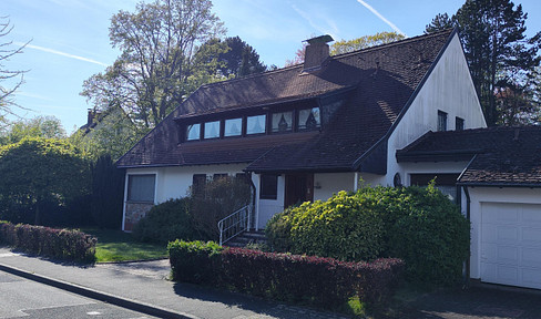 Villa on a prime building plot in a top location in Düsseldorf, Urdenbach.