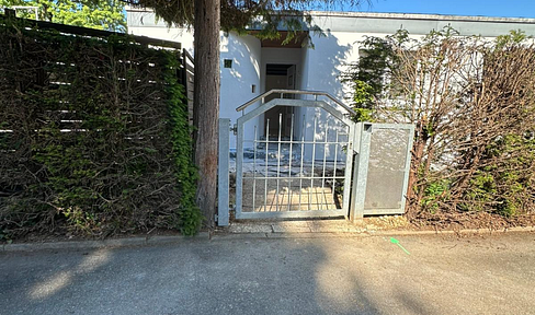 Frisch renovierte 4-Zi.-Whg in 2-Fam Haus mit eigenem Garten/Garage