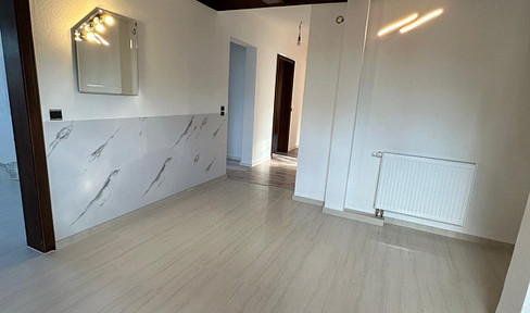 Frisch renovierte 4-Zi.-Whg in Uhingen