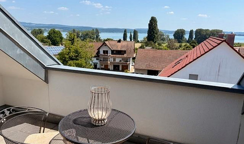 Terraced house instead of apartment? Living in Höri with a view of the lake.