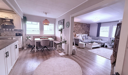 Commission-free - Newly renovated, modern detached house with a solar panel system, located in a quiet area.